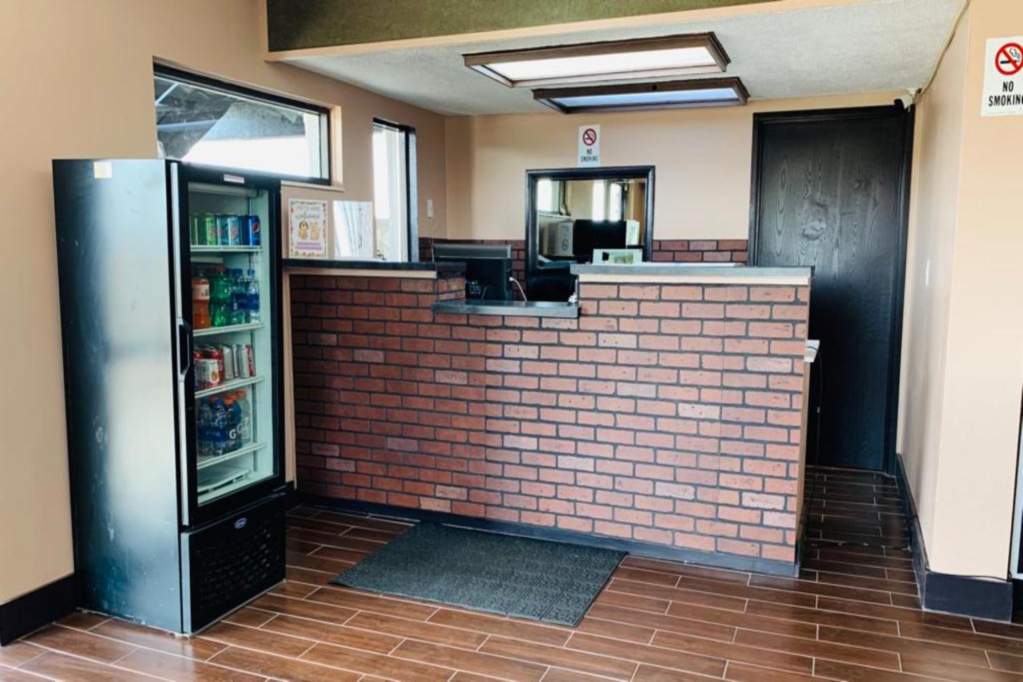 Economy Inn Of Holland Esterno foto