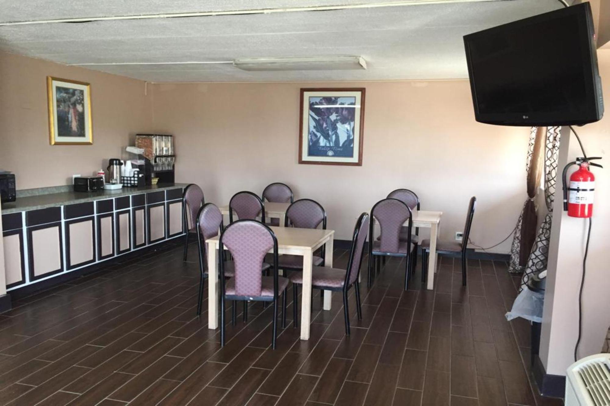 Economy Inn Of Holland Esterno foto